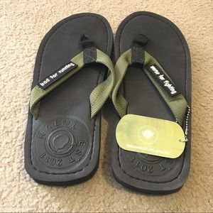 NWT Combat flip-flops.  Size 9. Run small